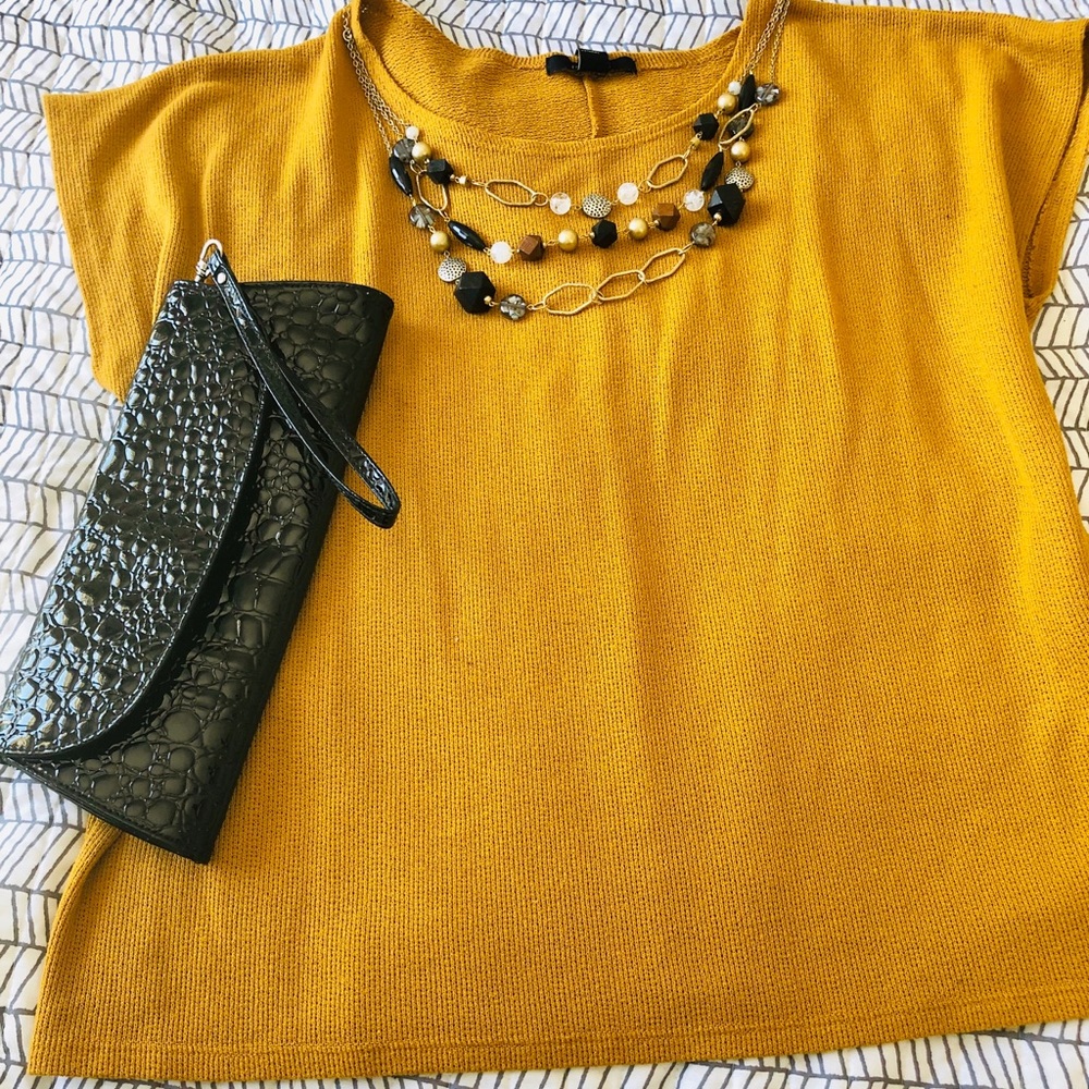 Stylish brown and golf 3 layered necklace